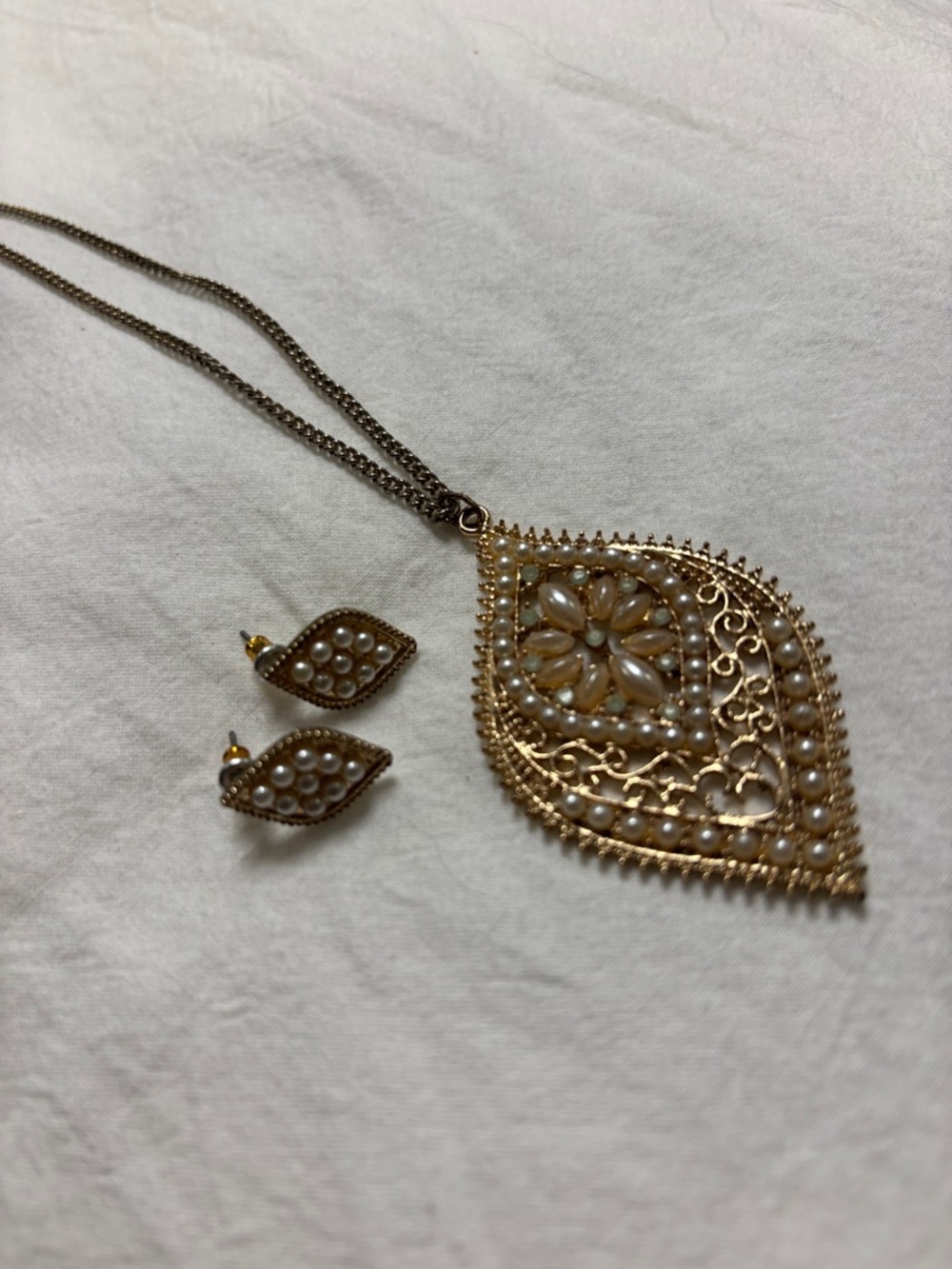 David’s Bridal Gold-Tone Pearl Filigree Teardrop Necklace & Earrings Set